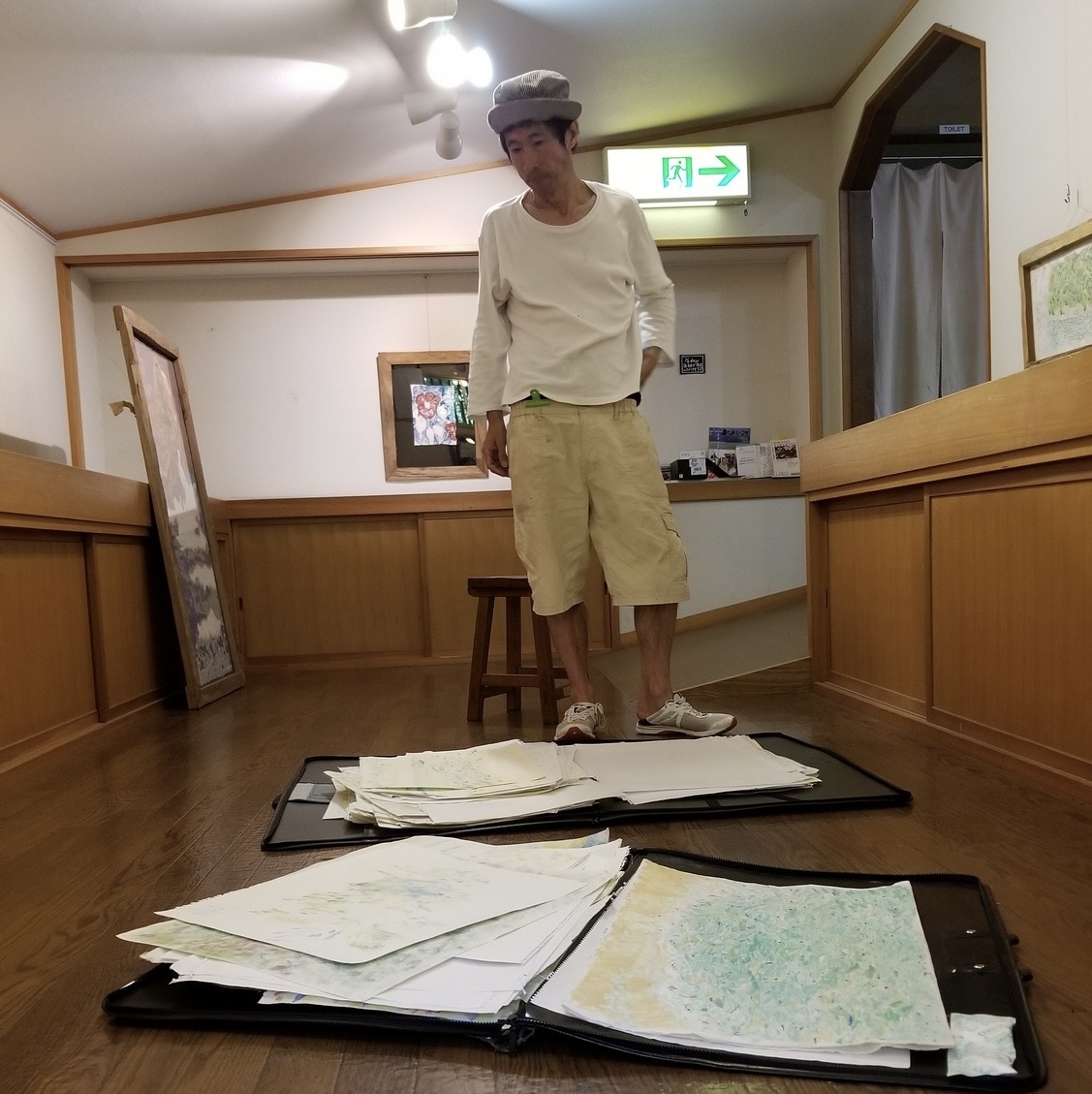 ギャラリーアジサイ舎にて。